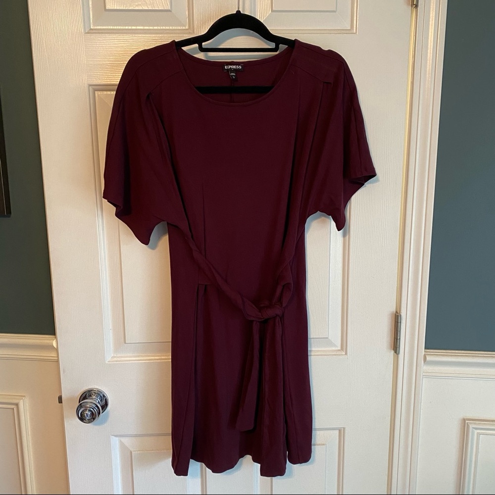 Express maroon tshirt dress with tie